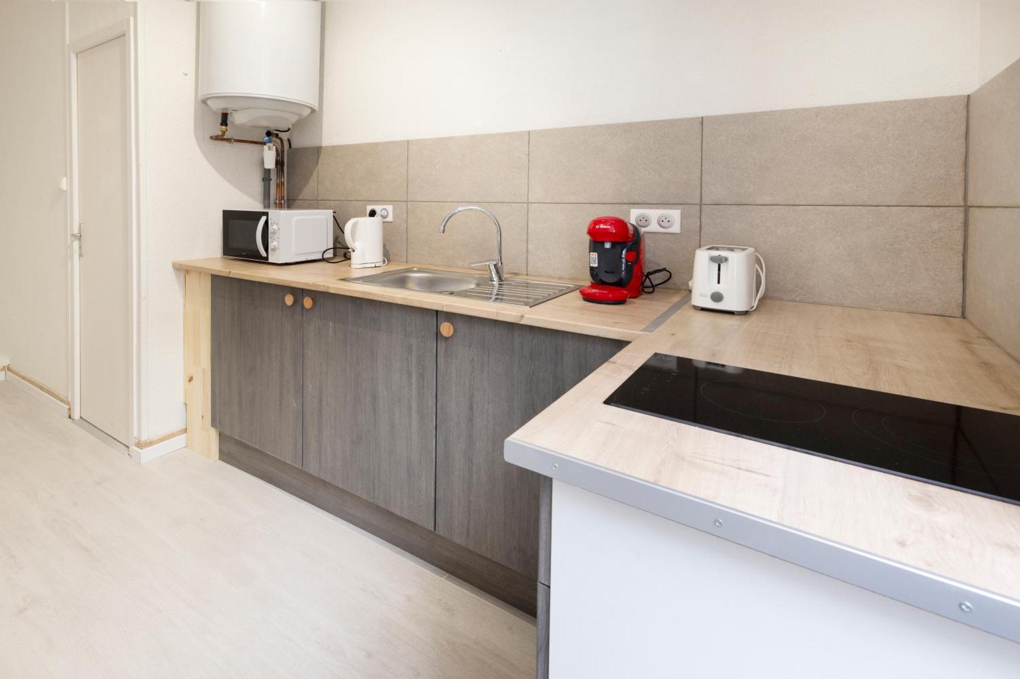 Ld-Location Hotel Монлюсон Экстерьер фото