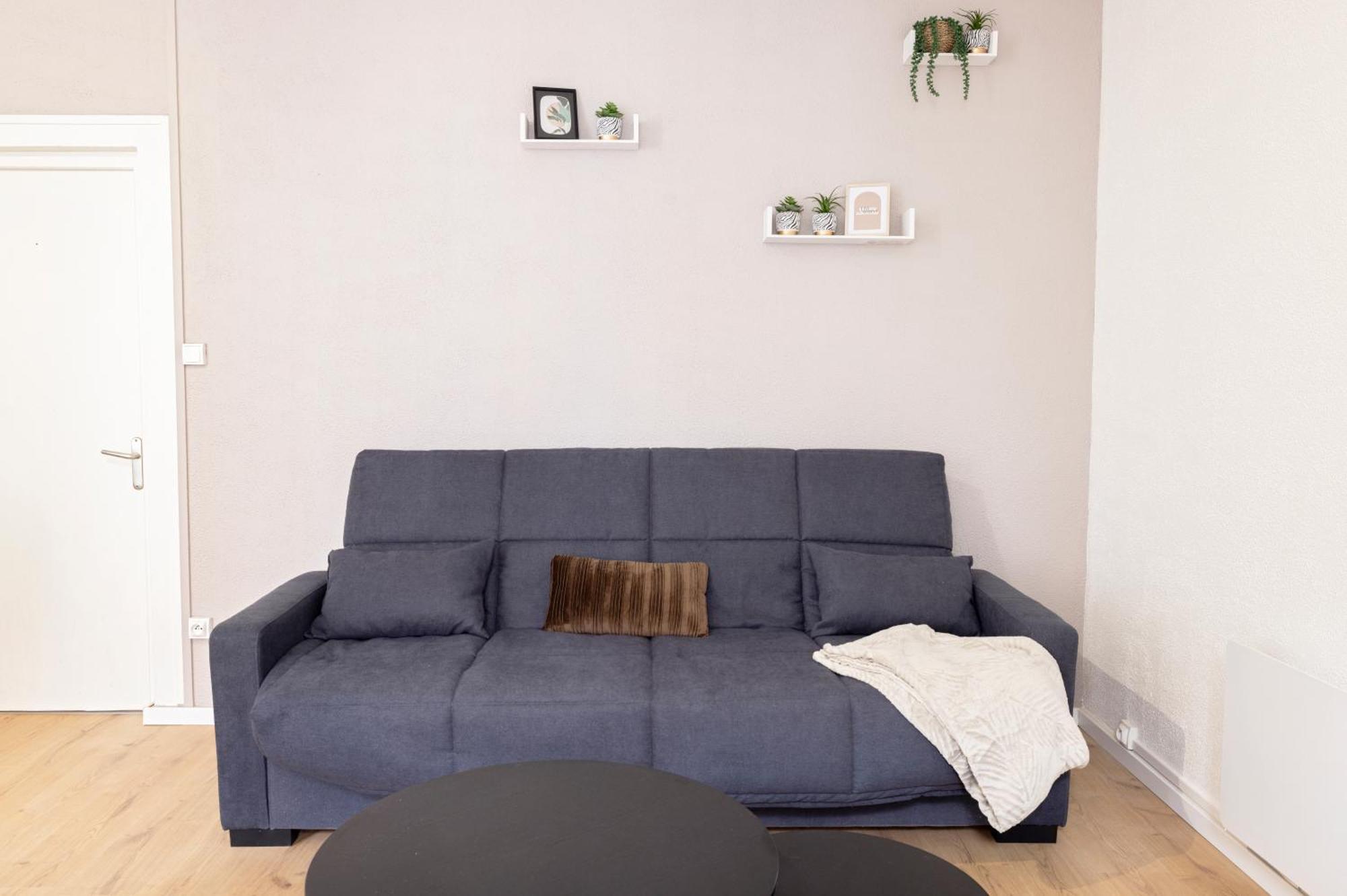 Ld-Location Hotel Монлюсон Экстерьер фото