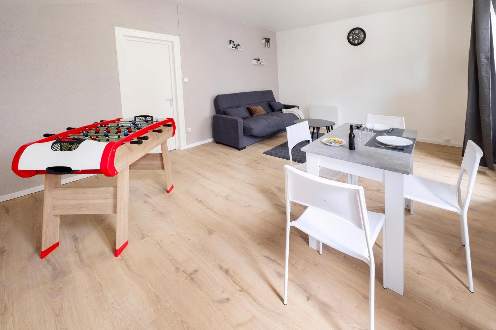 Ld-Location Hotel Монлюсон Экстерьер фото