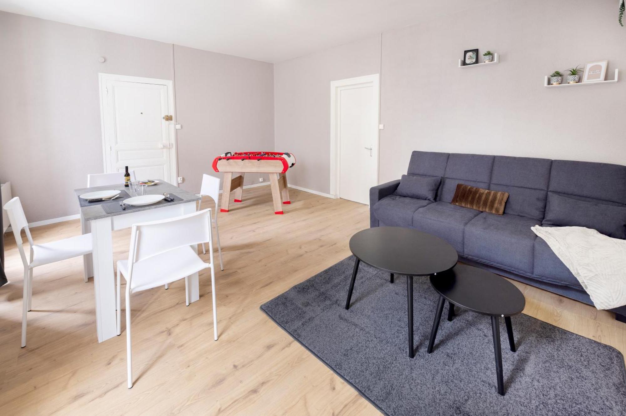 Ld-Location Hotel Монлюсон Экстерьер фото