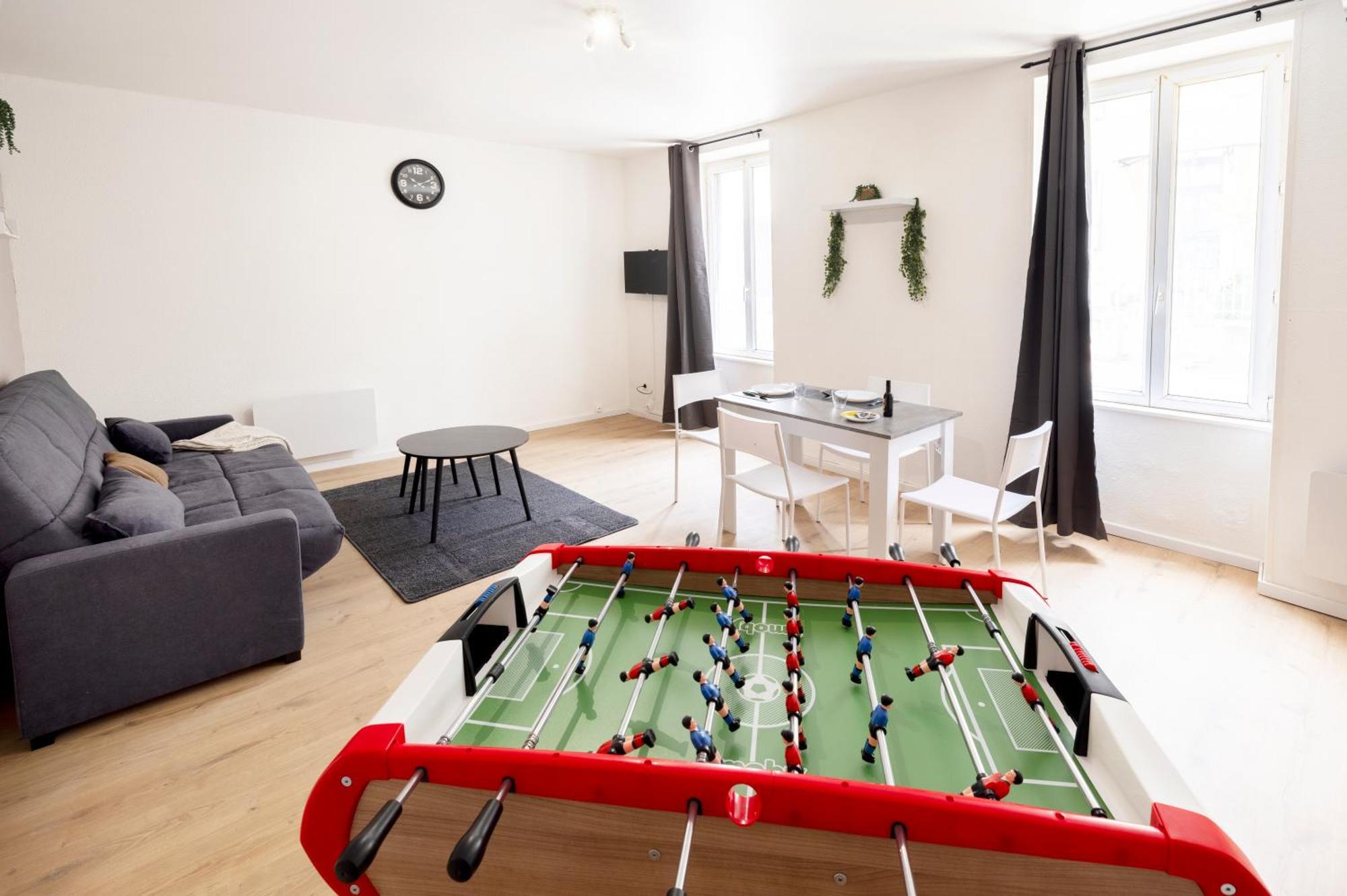 Ld-Location Hotel Монлюсон Экстерьер фото